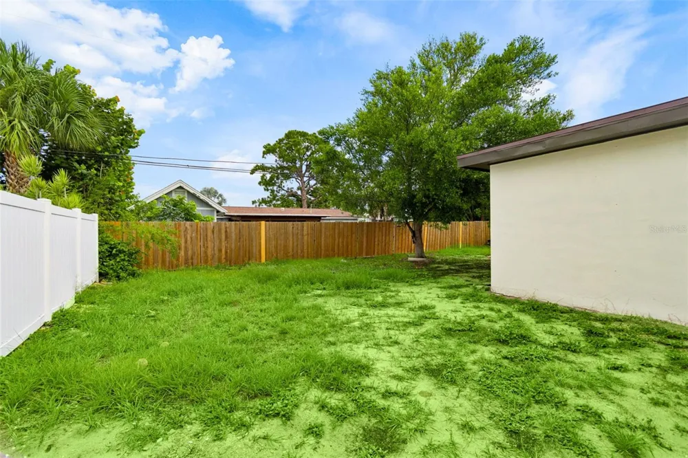 6781 33RD AVENUE St Petersburg, FL 33710