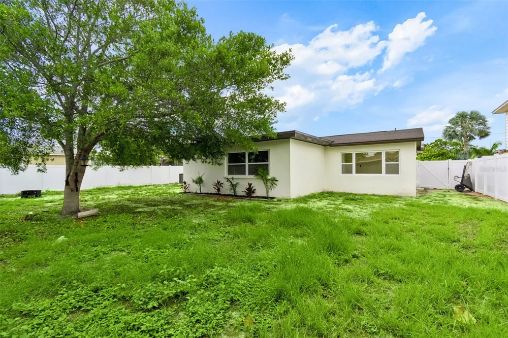 6781 33RD AVENUE St Petersburg, FL 33710