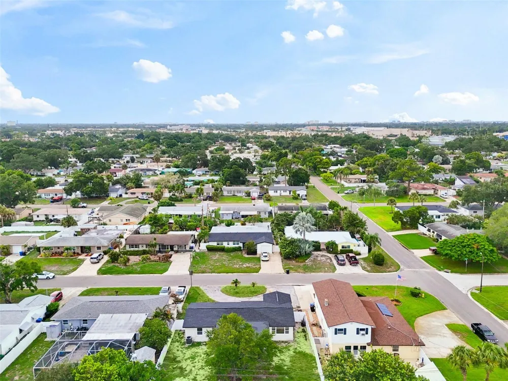 6781 33RD AVENUE St Petersburg, FL 33710