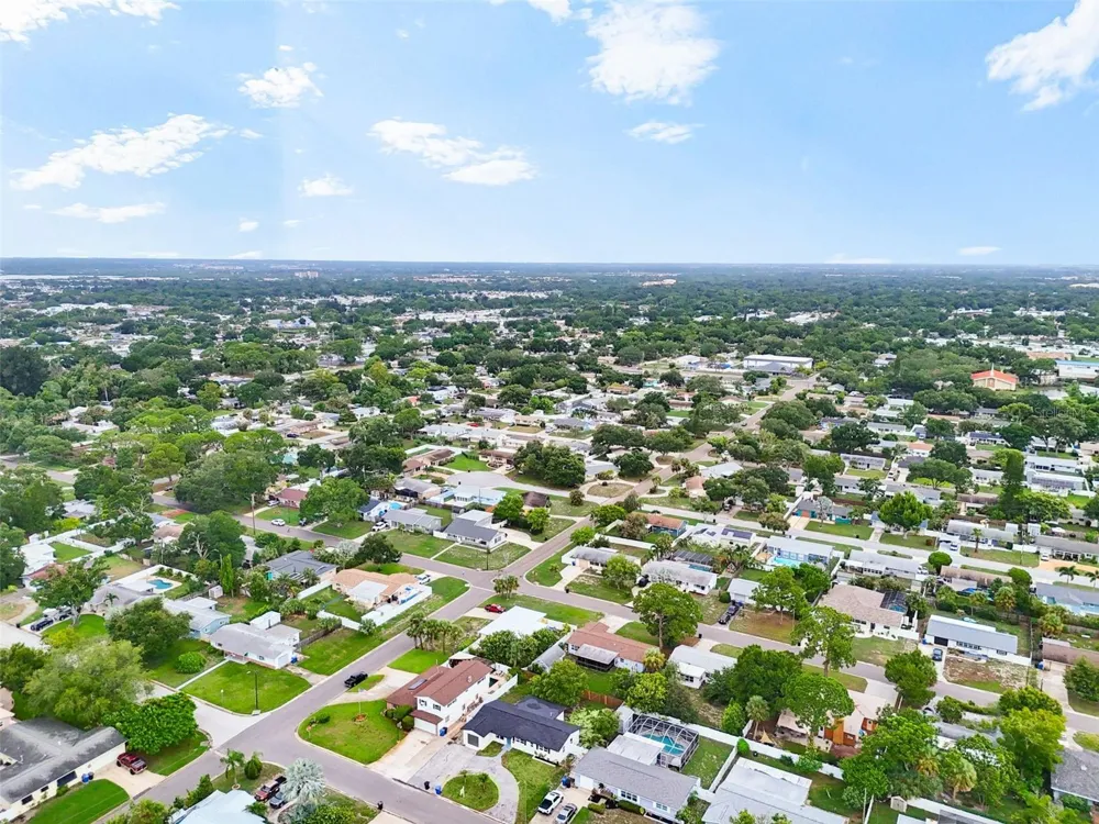 6781 33RD AVENUE St Petersburg, FL 33710