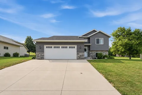 632 Emma Drive SE