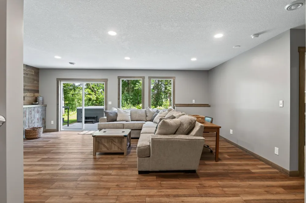 1747 198th Avenue NW Oak Grove, MN 55011