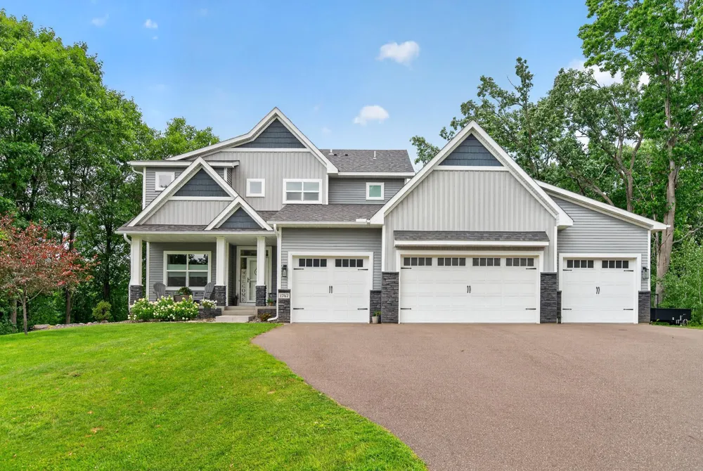 1747 198th Avenue NW Oak Grove, MN 55011