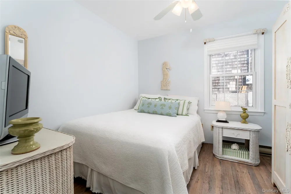 18 Beach Laurel, NY 11948