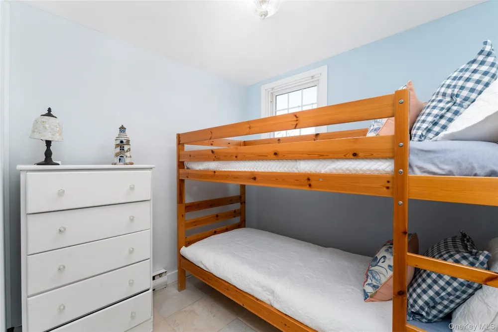 18 Beach Laurel, NY 11948