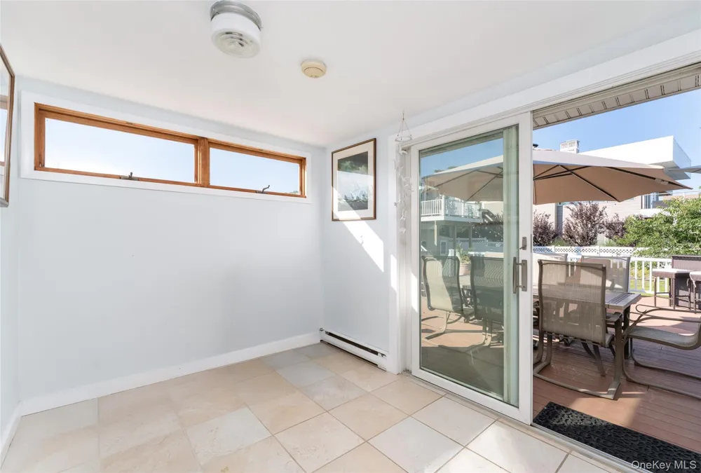 18 Beach Laurel, NY 11948
