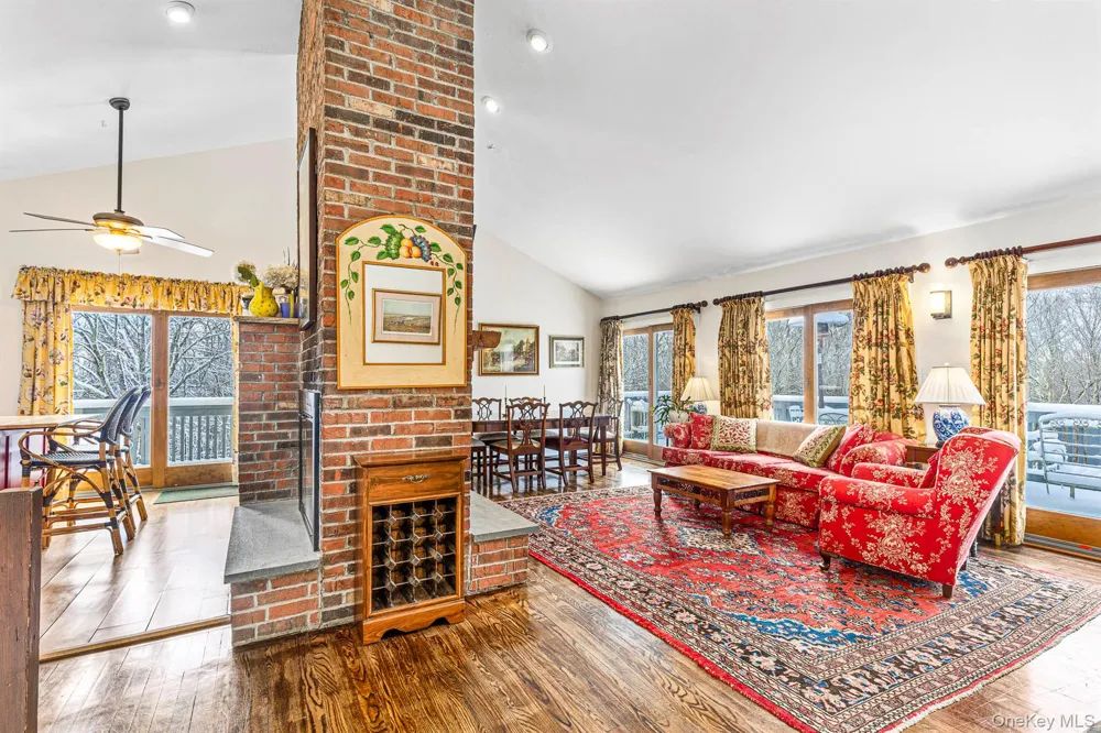 860 Hunns Lake Stanfordville, NY 12581
