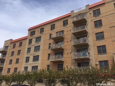 125 E Broadway #302