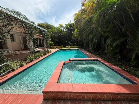 1540 Dorado Ave