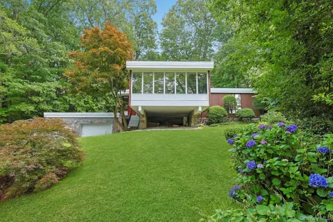 20 Sprain Valley Road