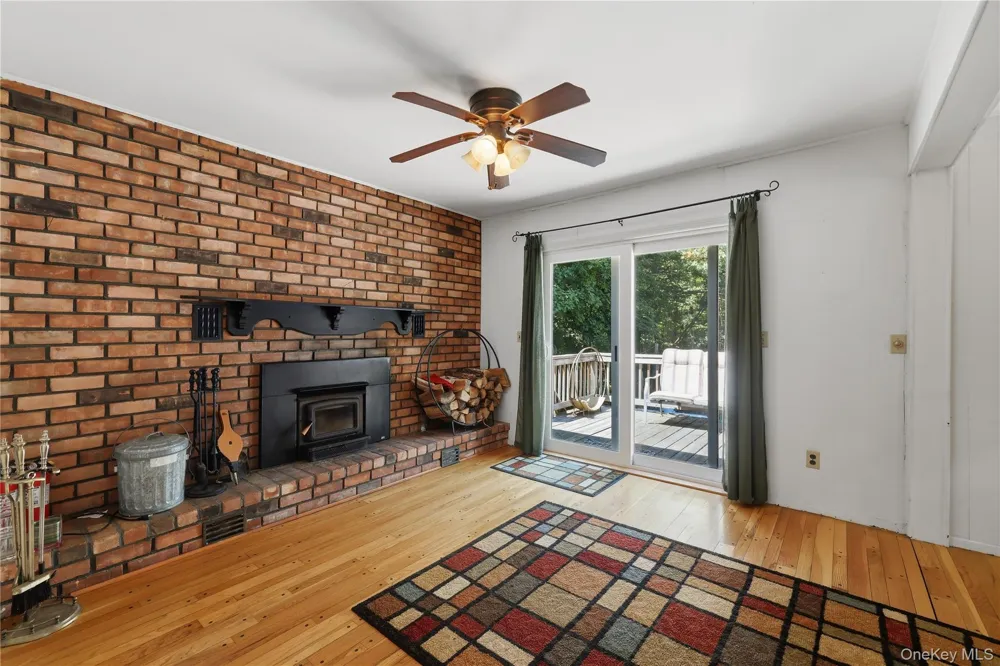 23 Leggett Road Chatham, NY 12075
