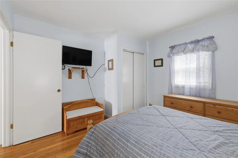 23 Leggett Road Chatham, NY 12075