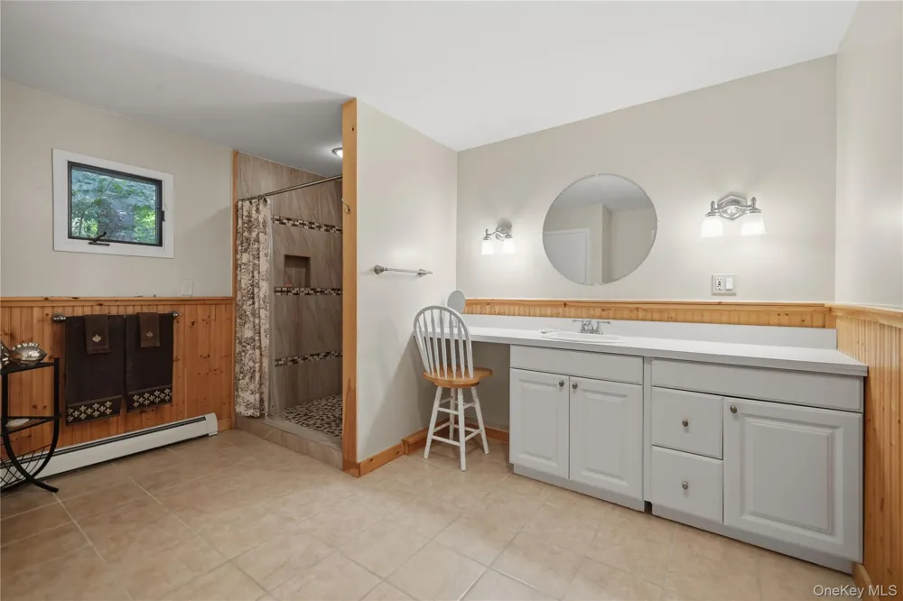 23 Leggett Road Chatham, NY 12075