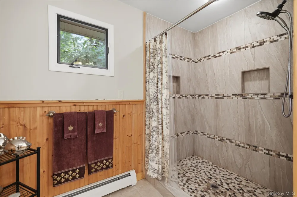 23 Leggett Road Chatham, NY 12075