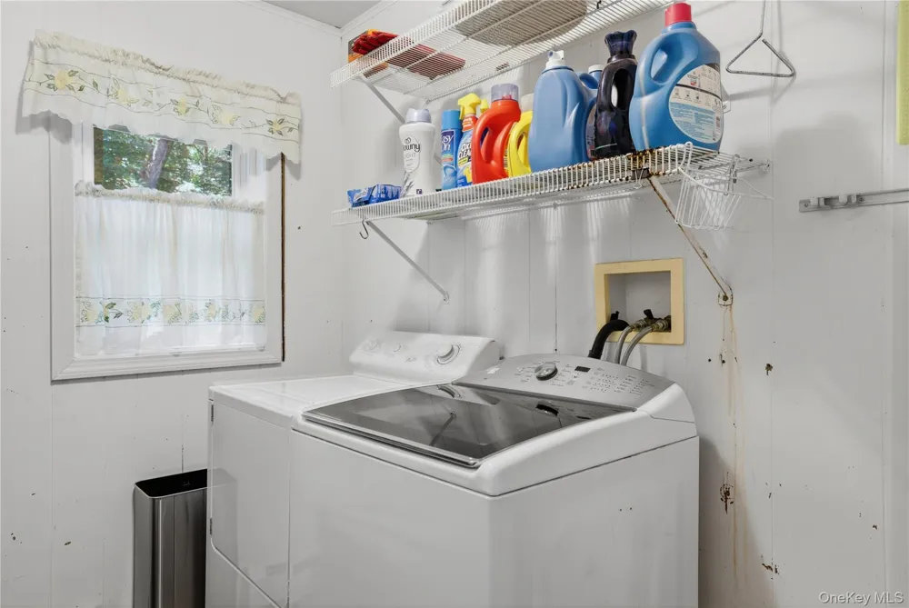 23 Leggett Road Chatham, NY 12075