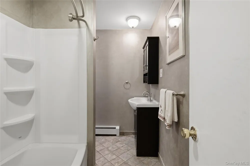 23 Leggett Road Chatham, NY 12075