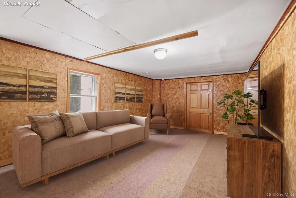 23 Leggett Road Chatham, NY 12075