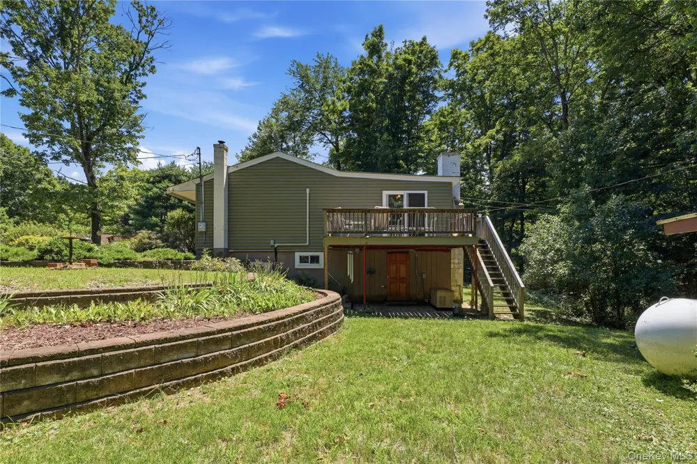 23 Leggett Road Chatham, NY 12075