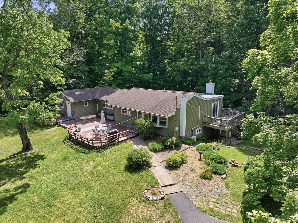 23 Leggett Road Chatham, NY 12075