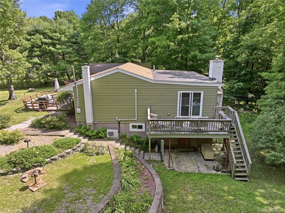 23 Leggett Road Chatham, NY 12075