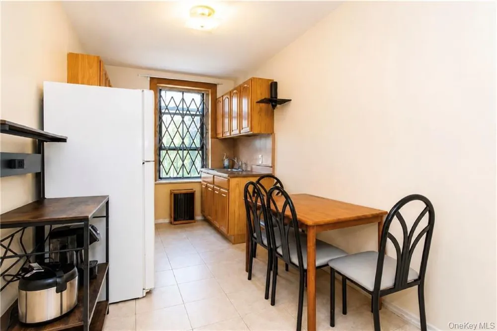 1289 E 19th Street #D4 Brooklyn, NY 11230