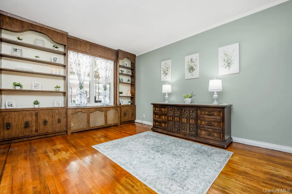 58-40 80th Street Middle Village, NY 11379