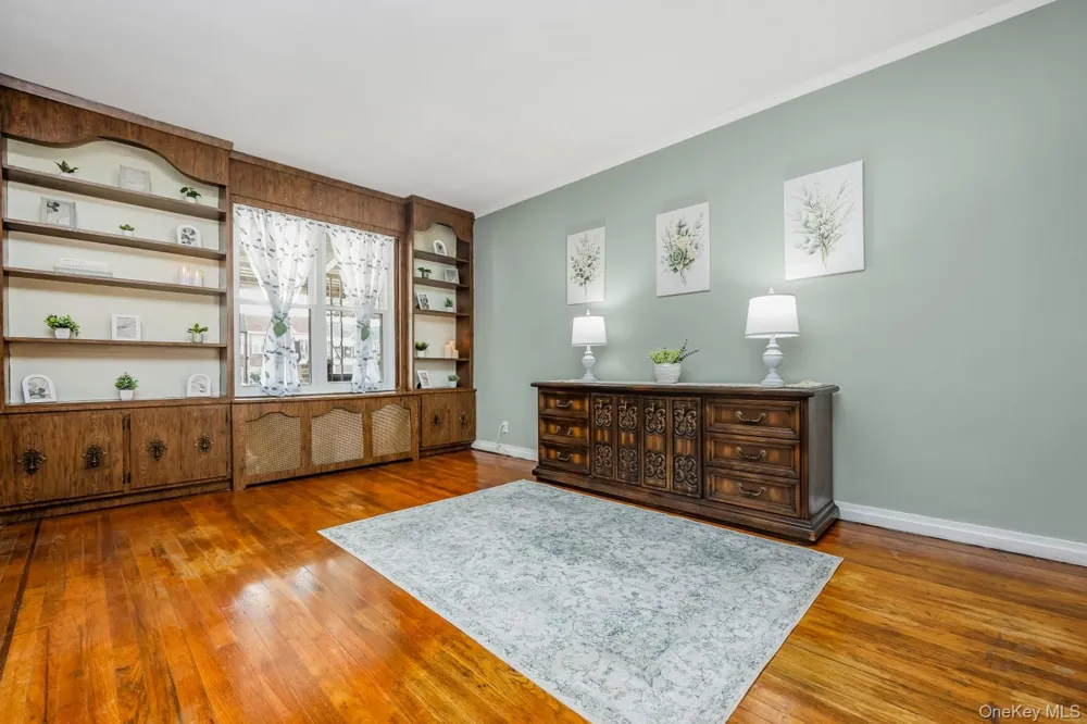 58-40 80th Street Middle Village, NY 11379
