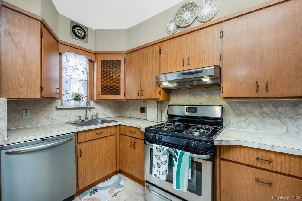 58-40 80th Street Middle Village, NY 11379