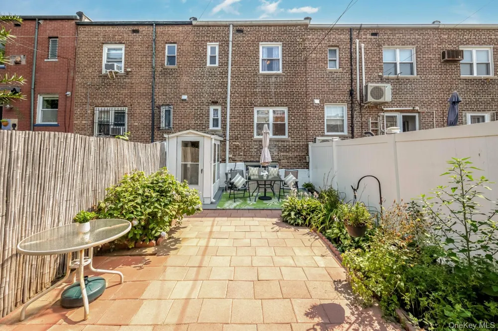 58-40 80th Street Middle Village, NY 11379