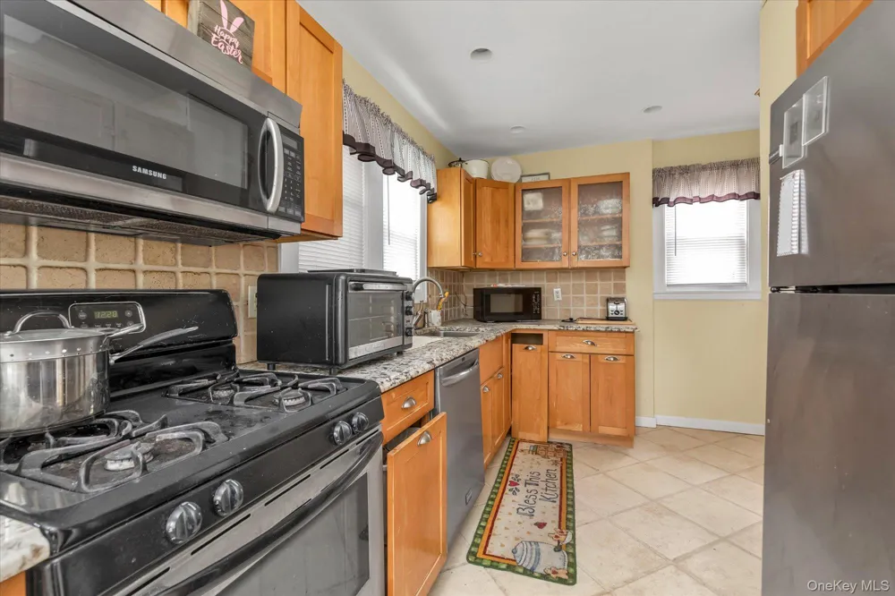 52 Syracuse Street Williston Park, NY 11596