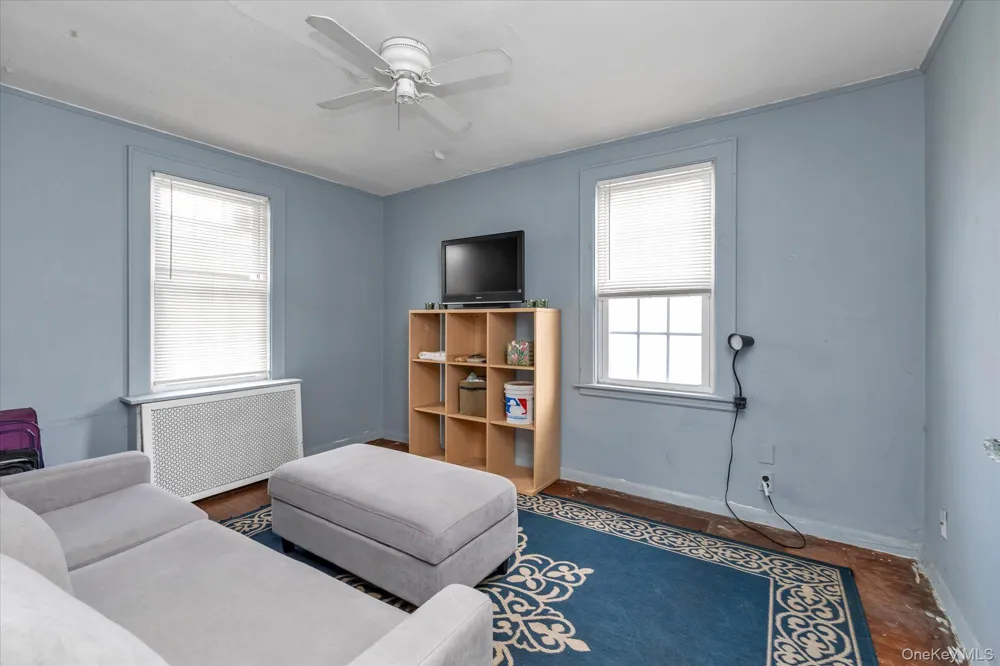 52 Syracuse Street Williston Park, NY 11596