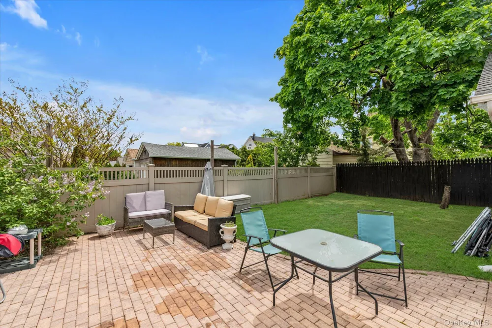 52 Syracuse Street Williston Park, NY 11596