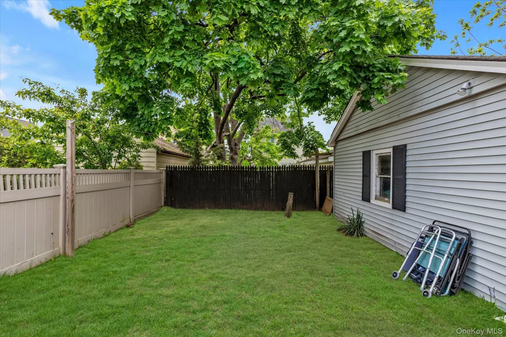 52 Syracuse Street Williston Park, NY 11596