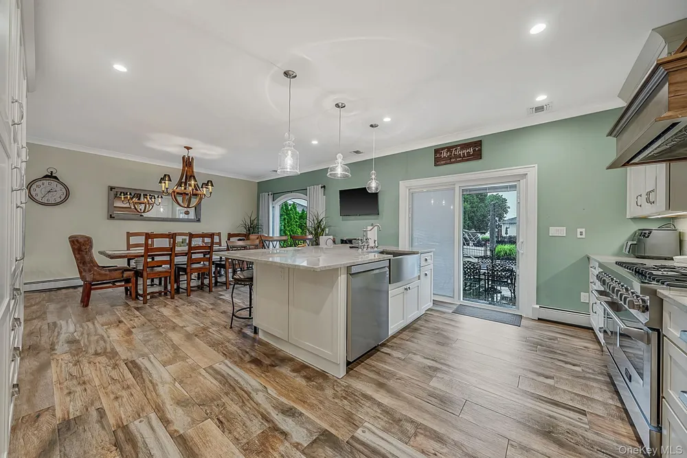 511 Devon Place West Islip, NY 11795
