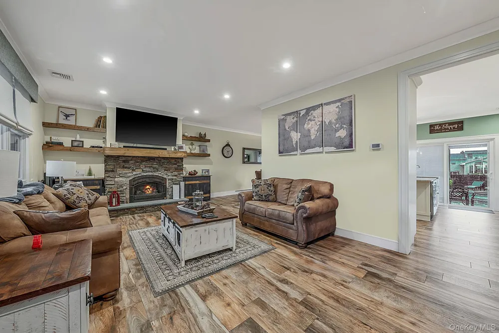 511 Devon Place West Islip, NY 11795