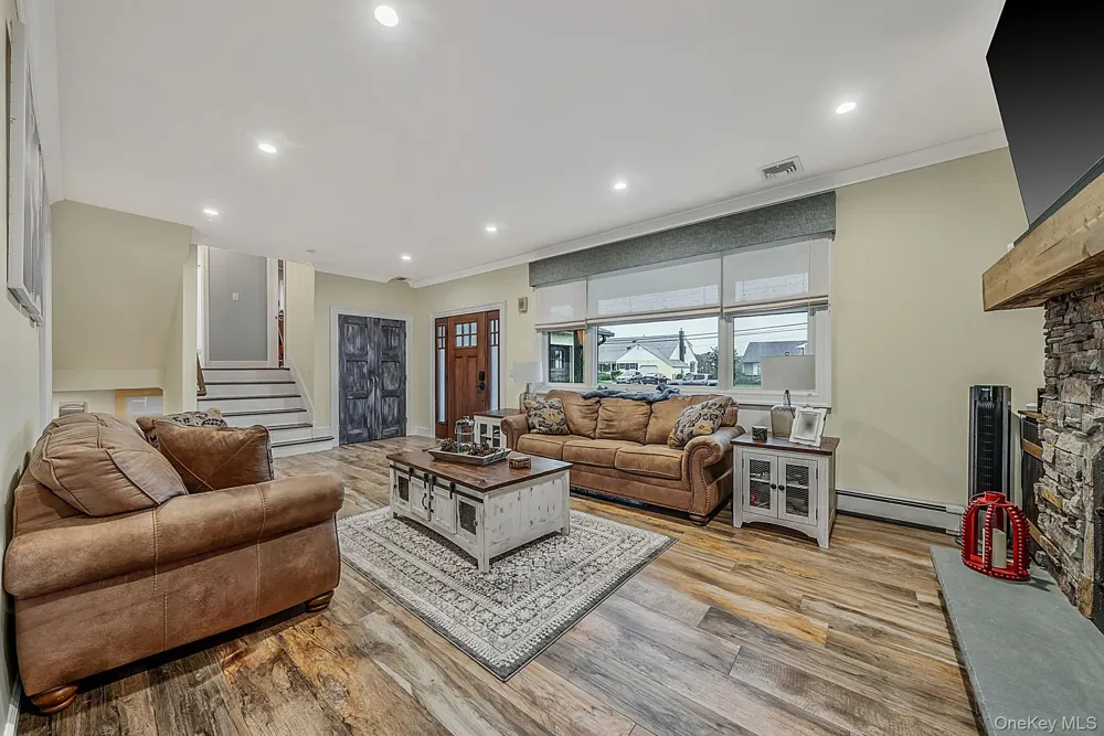 511 Devon Place West Islip, NY 11795