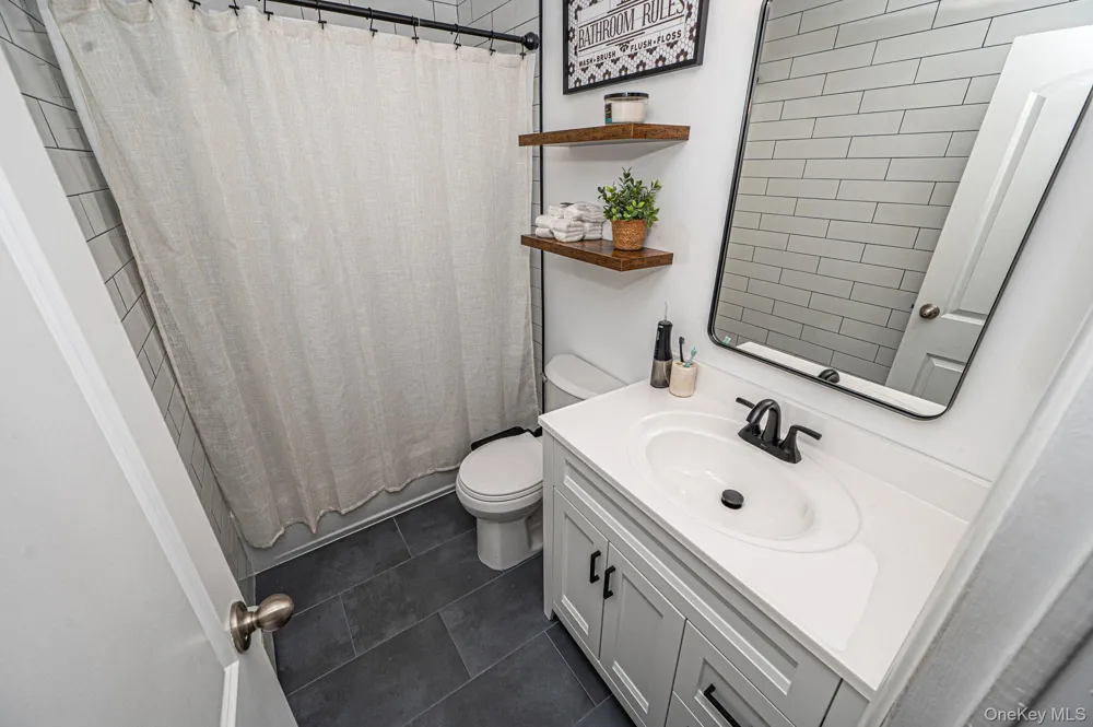 511 Devon Place West Islip, NY 11795