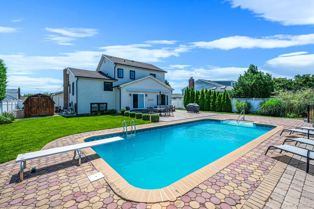 511 Devon Place West Islip, NY 11795