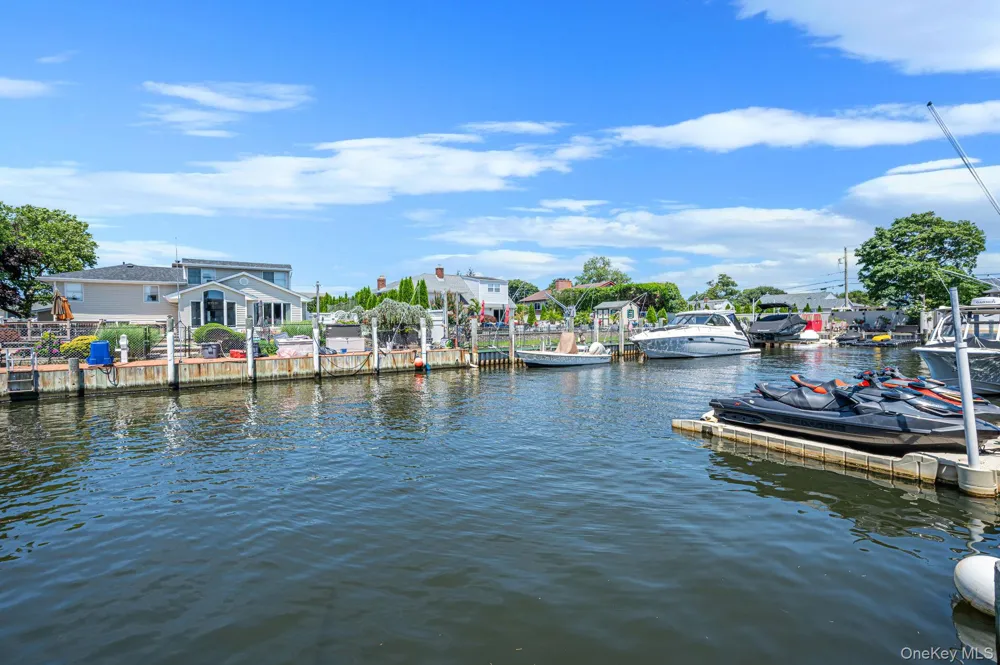 511 Devon Place West Islip, NY 11795
