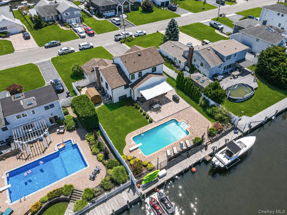 511 Devon Place West Islip, NY 11795