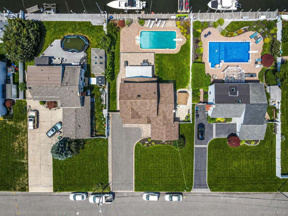 511 Devon Place West Islip, NY 11795