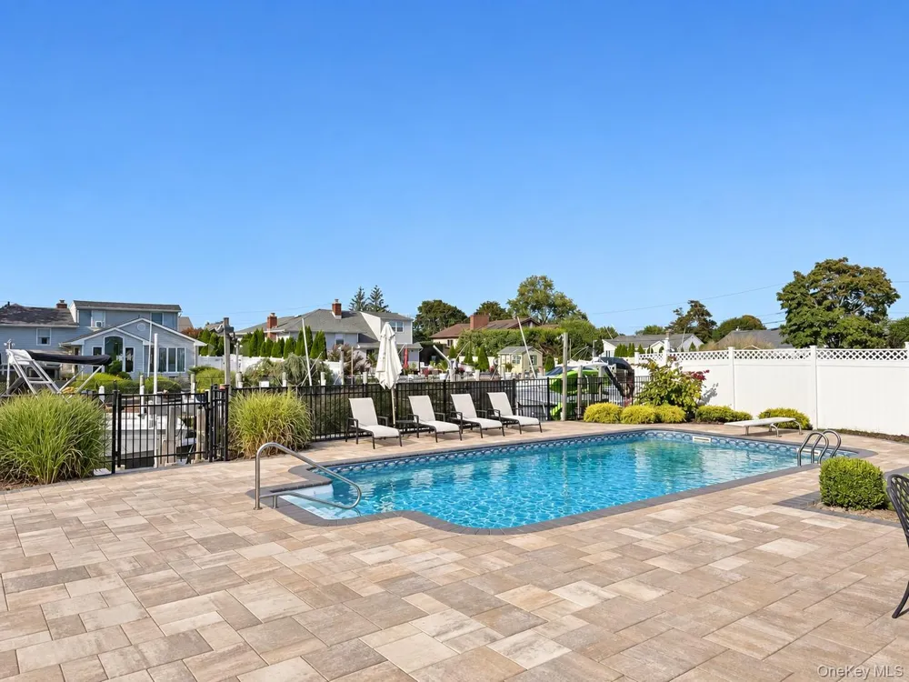 511 Devon Place West Islip, NY 11795