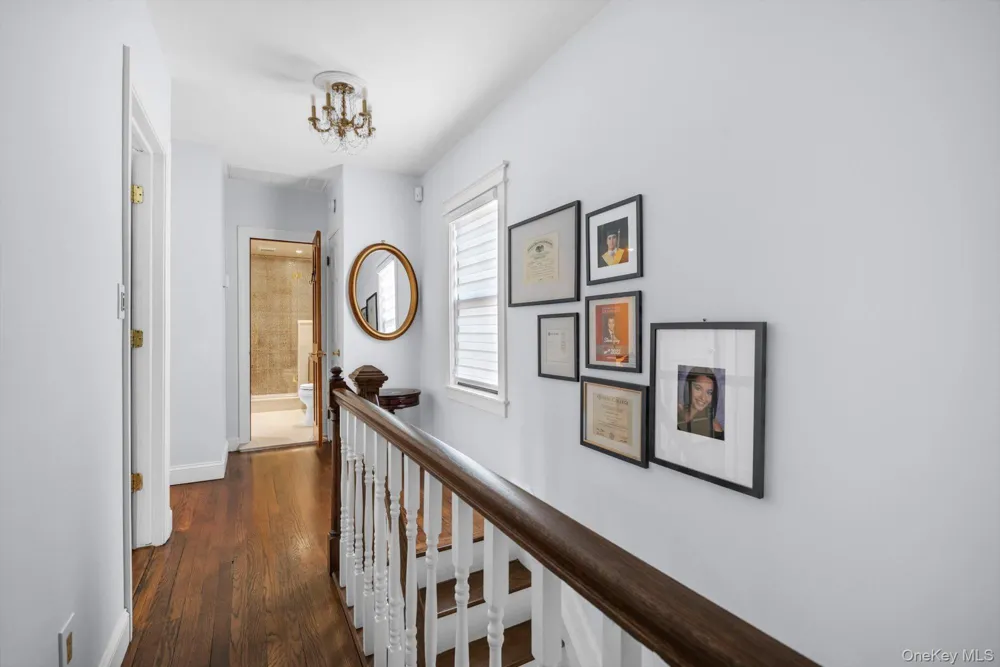 15 Parkwold Drive W Valley Stream, NY 11580