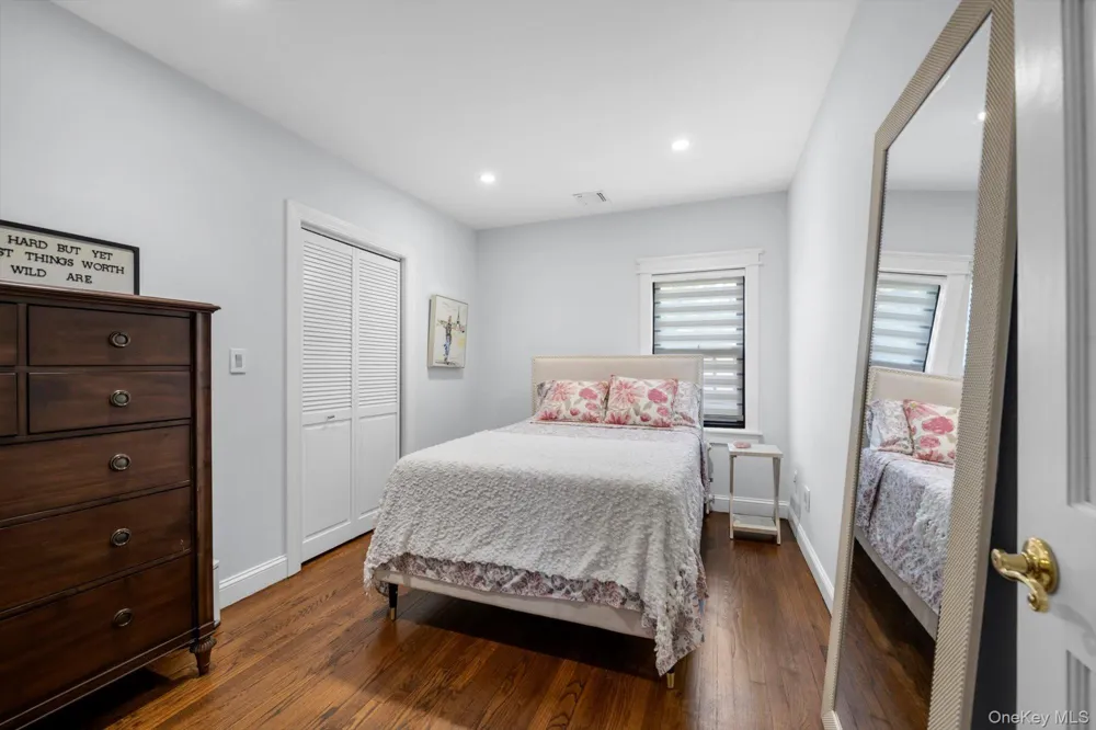 15 Parkwold Drive W Valley Stream, NY 11580