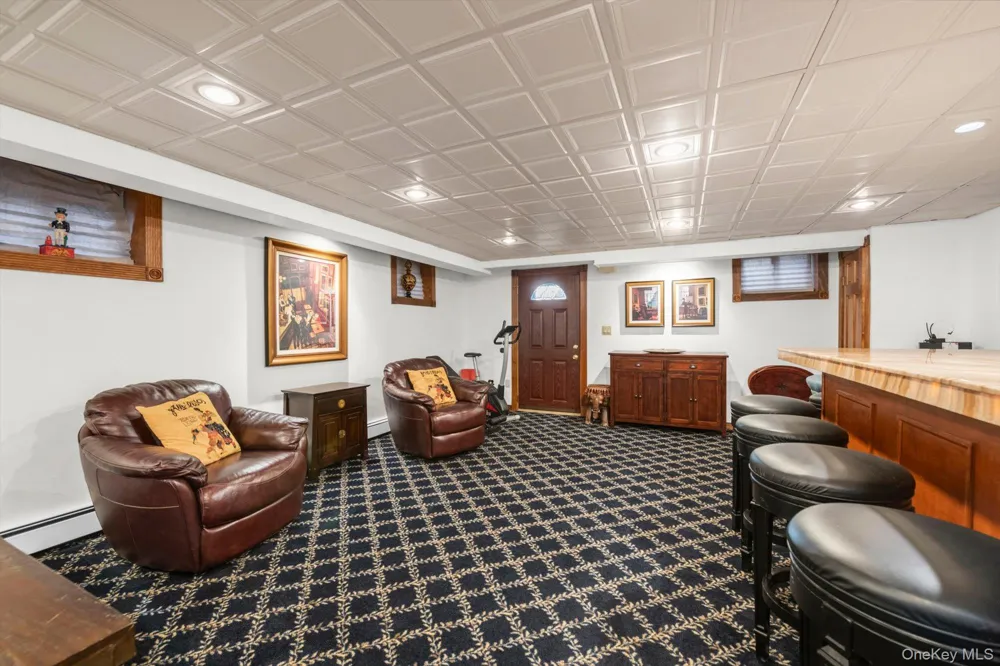 15 Parkwold Drive W Valley Stream, NY 11580