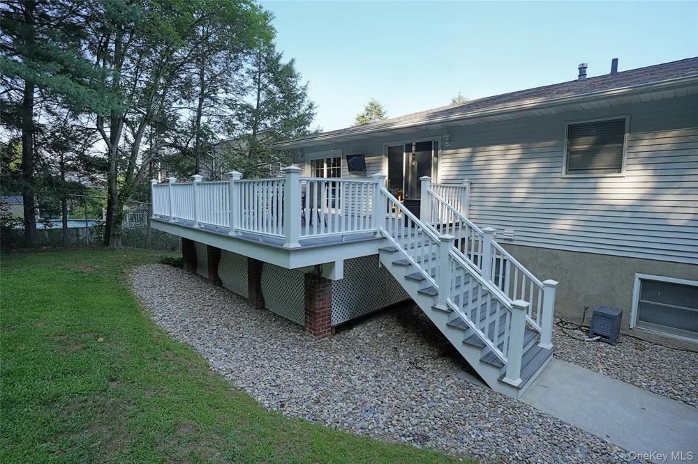 16 Four Winds Drive Poughkeepsie, NY 12603