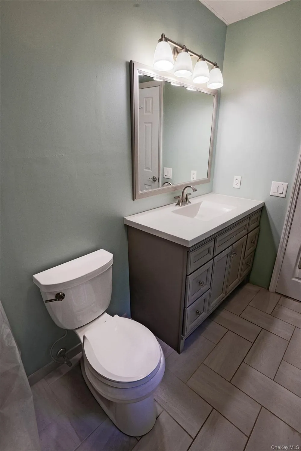 16 Four Winds Drive Poughkeepsie, NY 12603