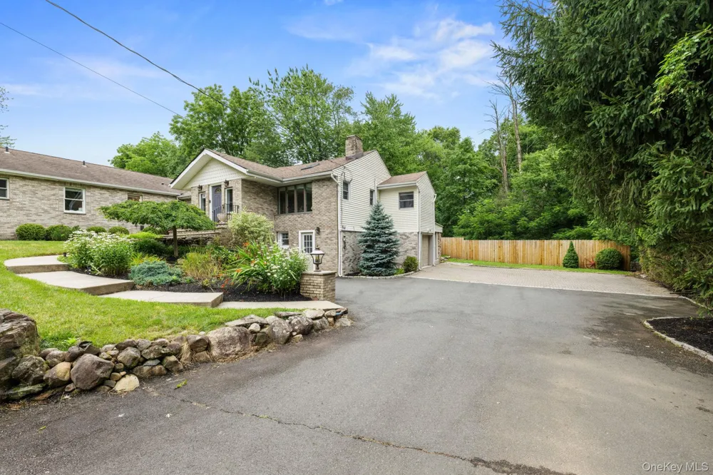 15 Green Hedges Lane Blauvelt, NY 10913