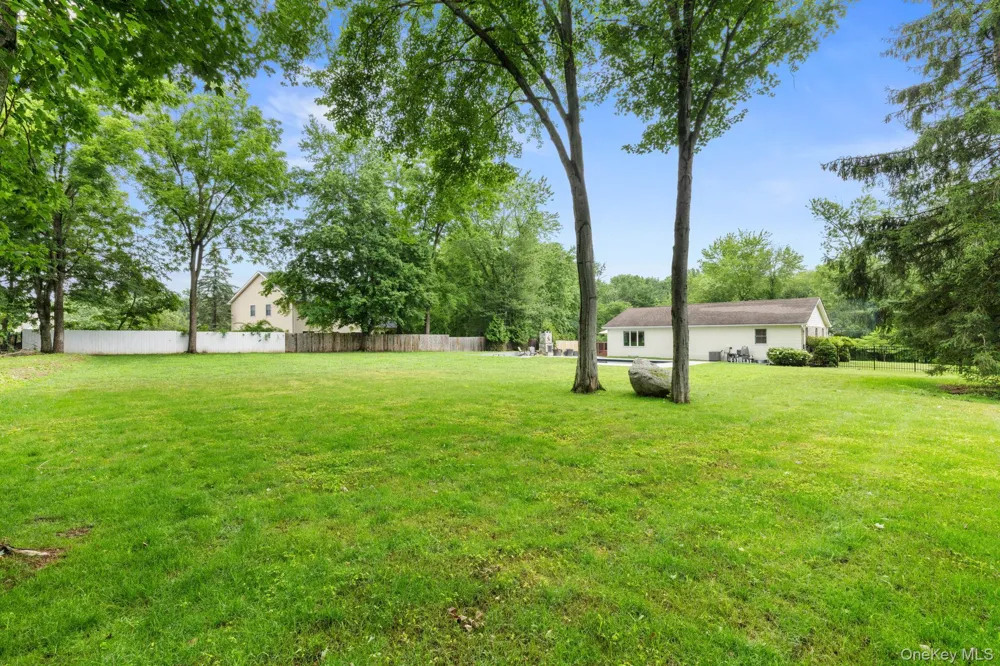 15 Green Hedges Lane Blauvelt, NY 10913