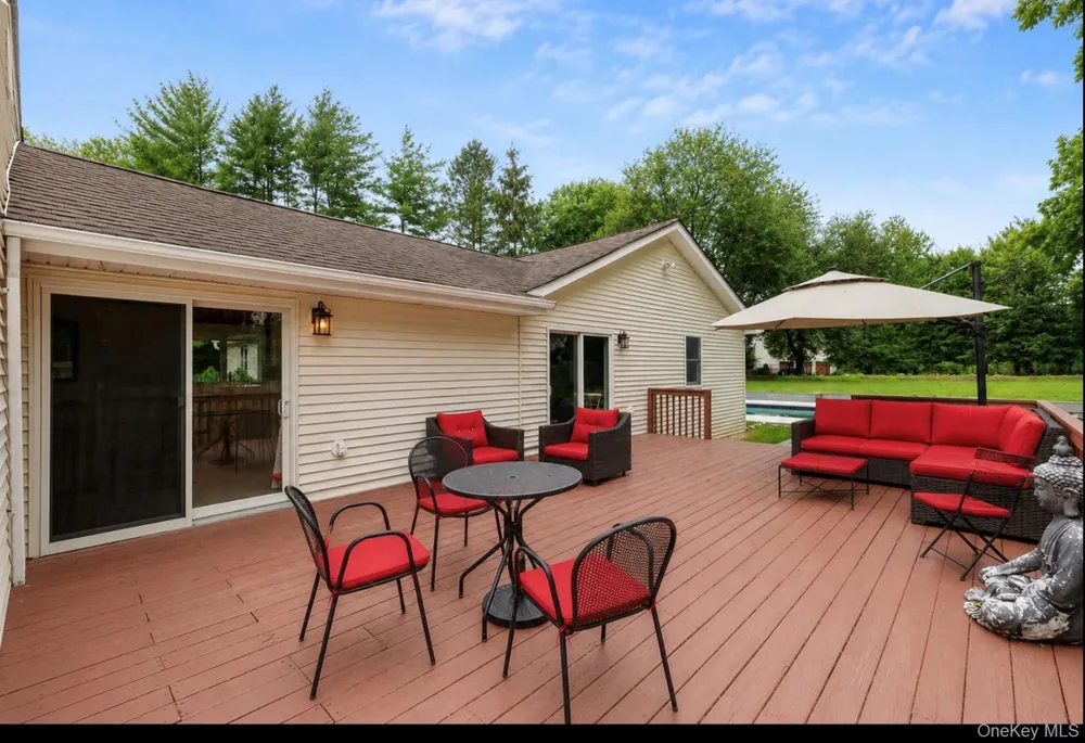 15 Green Hedges Lane Blauvelt, NY 10913